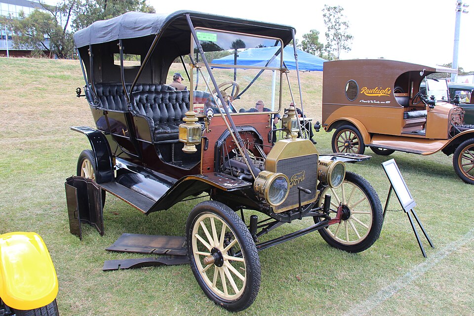 File:1909 Ford Model T T1 Touring model (12703369904).jpg