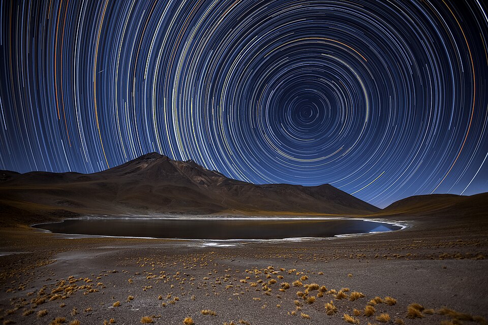 File:All In A Spin Star trail.jpg