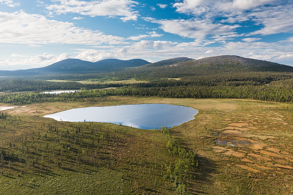 File:Pallastunturi and Hanhijärvi in Muonio, Lapland, Finland, 2021 June.jpg